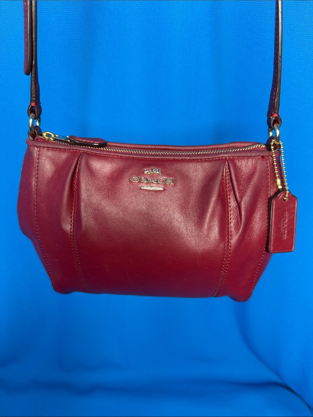 GORGEOUS COACH NEW YORK CRIMSON COLETTE CROSSBODY / SWINGPACK / SHOULDER BAG - Picture 3 of 17